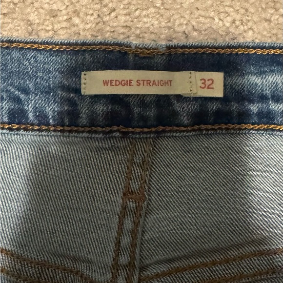 Levi's Women's Wedgie Straight Leg Blue Jeans - Picture 6 of 7